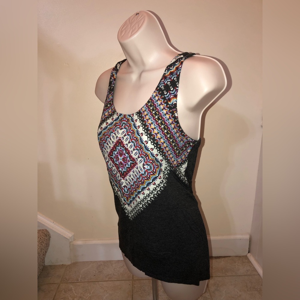 Gray top with a colorful design from Maurice’s in a size small - Picture 3 of 11
